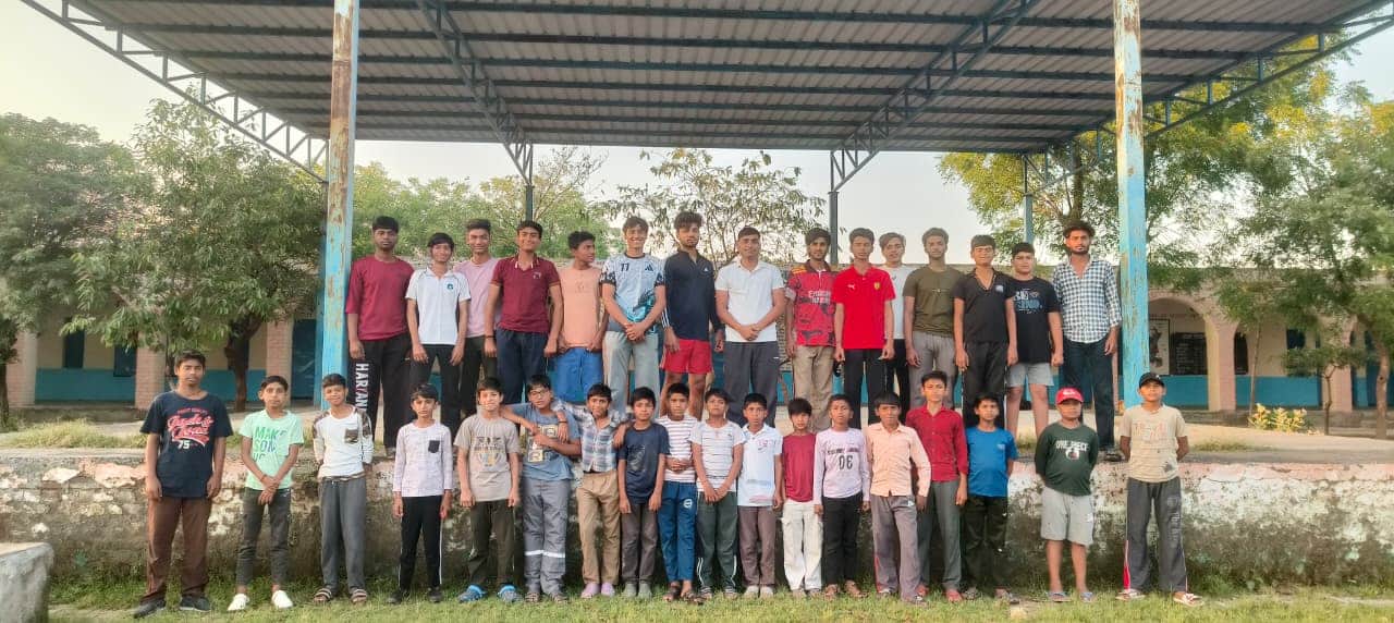 कबड्डी ट्रायल में चयनित और स्टैंडबाई खिलाड़ी। स्त्रोत संवाद