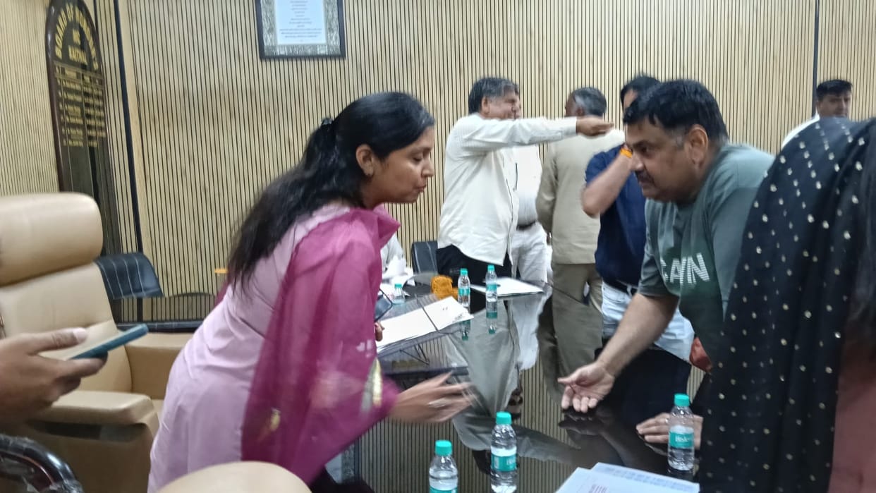 Discussion on the budget of Rs 113 crores became a victim of uproar.