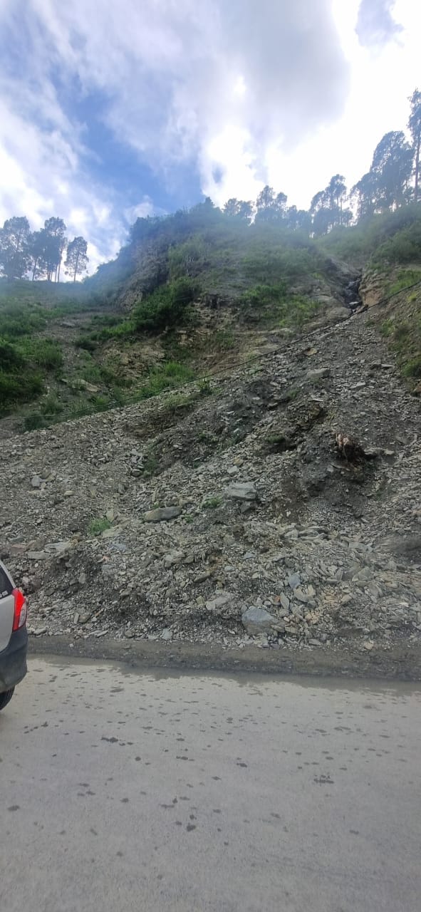 Landslide threat on Nerwa-Shimla road