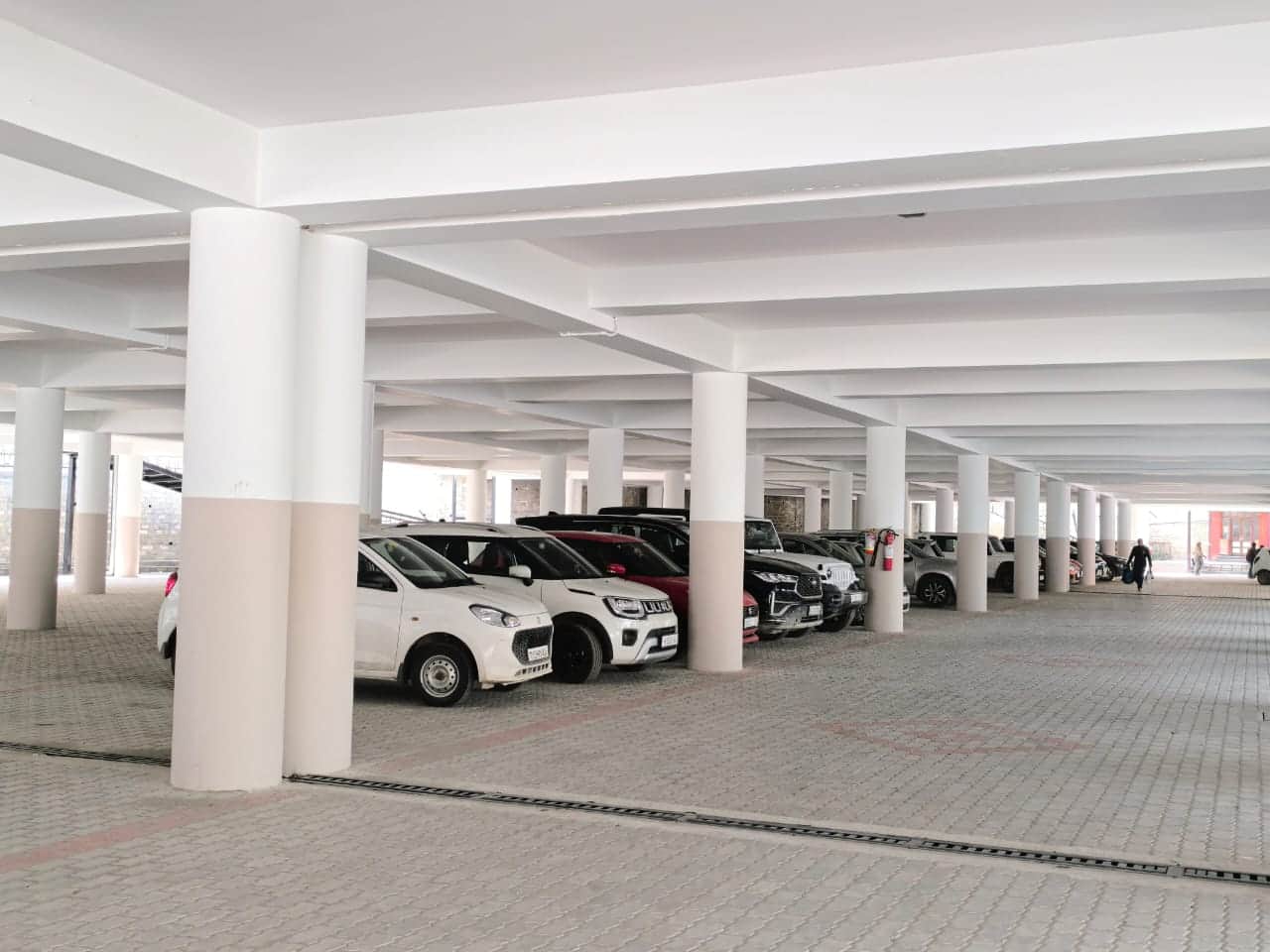 रिकांगपिओ में शुरू हुई पार्किंग। संवाद