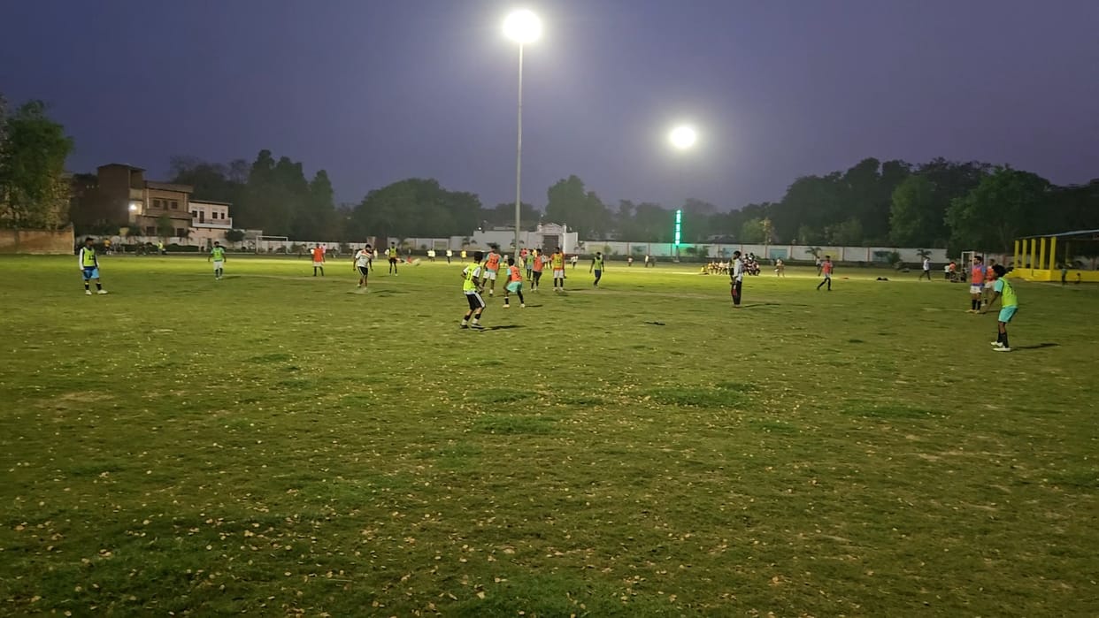Kings XI reached the semi-finals with a 3-2 victory in the penalty shootout