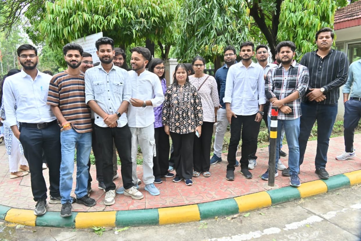 Students from Four Colleges Protest at University Over Exam Delays