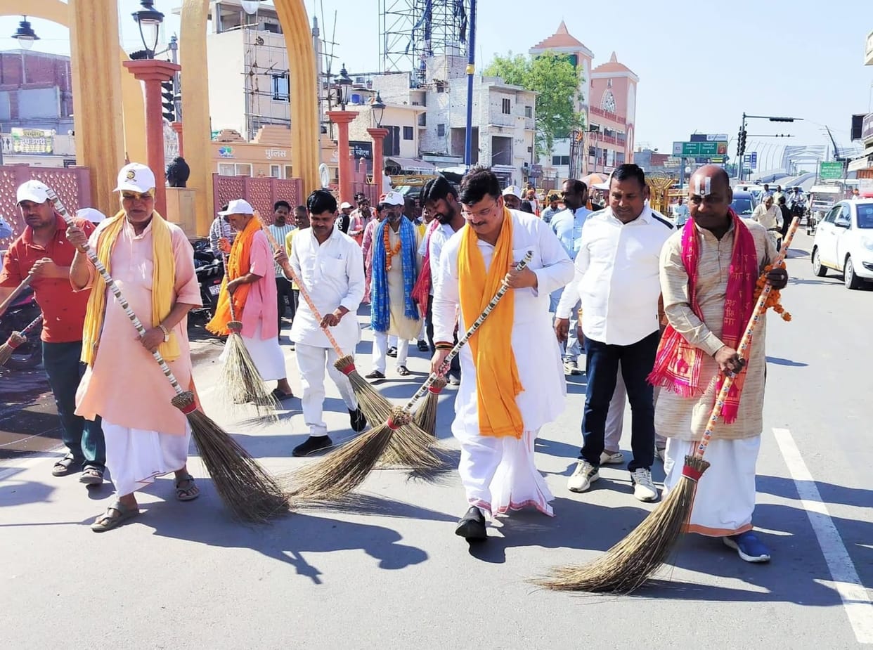 BJP Workers Engaged in Door-to-Door Outreach Alongside Sanitation Drive