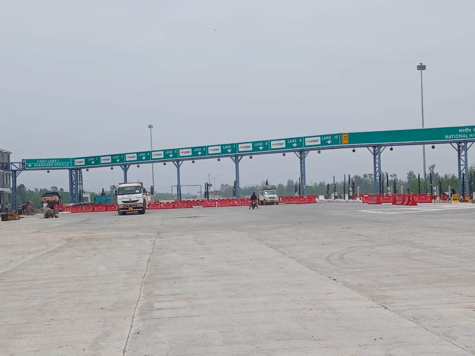 दिल्ली-देहरादून एक्सप्रेसवे पर स्थित जैनपुर टोल प्लाजा।
