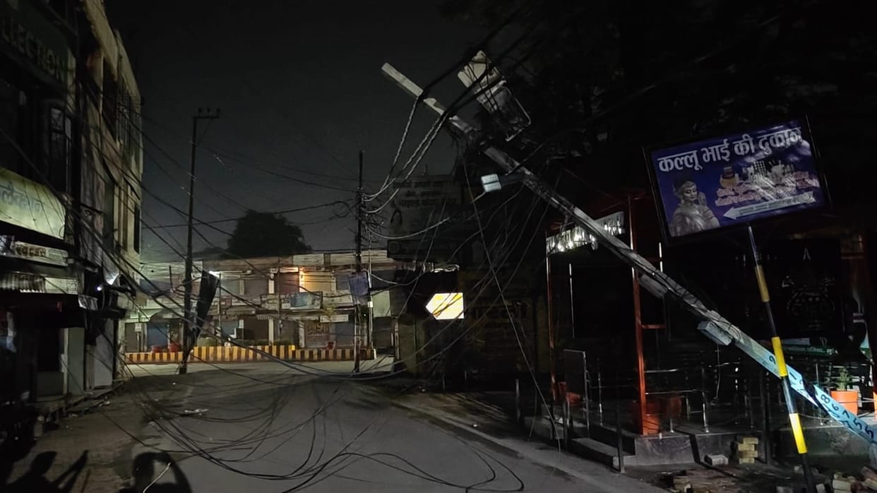 Electric pole collapses after vehicle hits vehicle, power supply disrupted