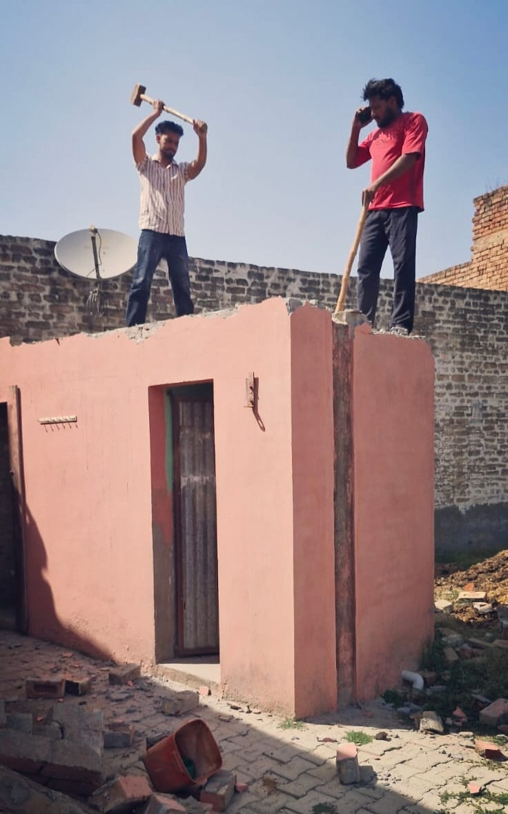 Illegal occupation removed from Lal Dore street on the orders of SDM court