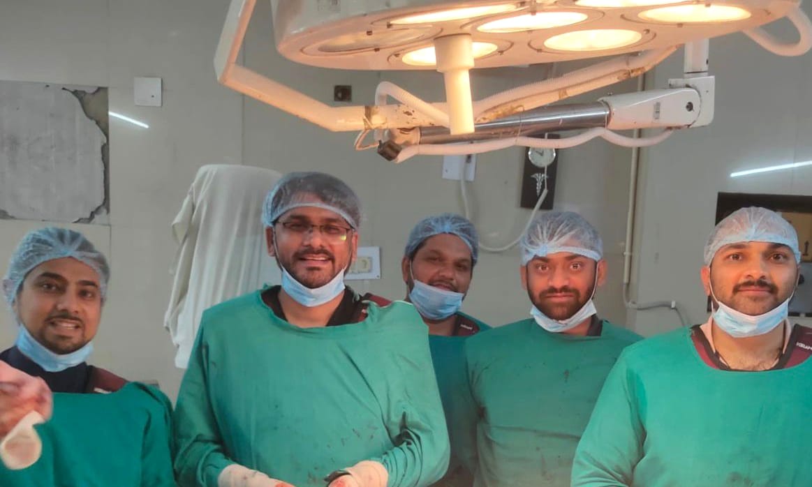 Complex hip acetabulum surgery for the first time in the medical college