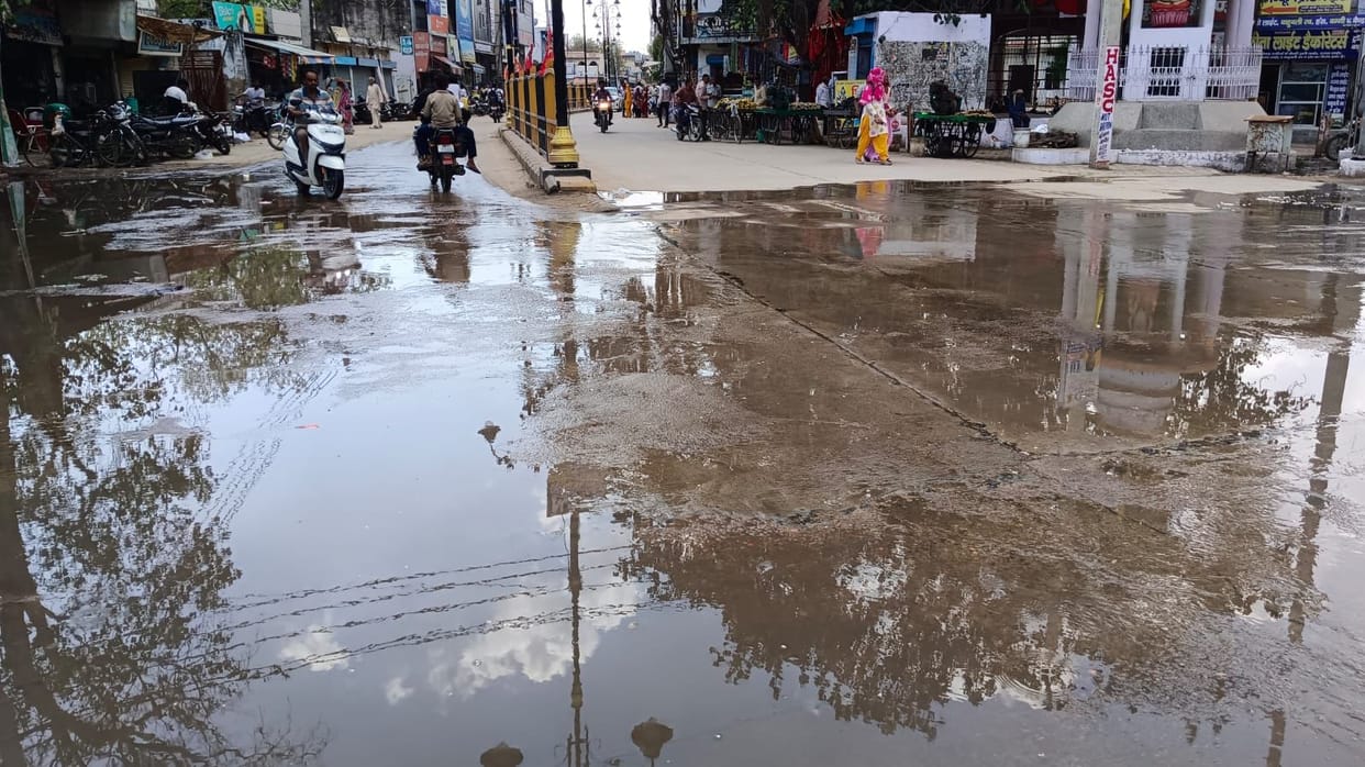 Claims of Water Conservation Undermined by Leaks; Drinking Water Flows Down the Streets