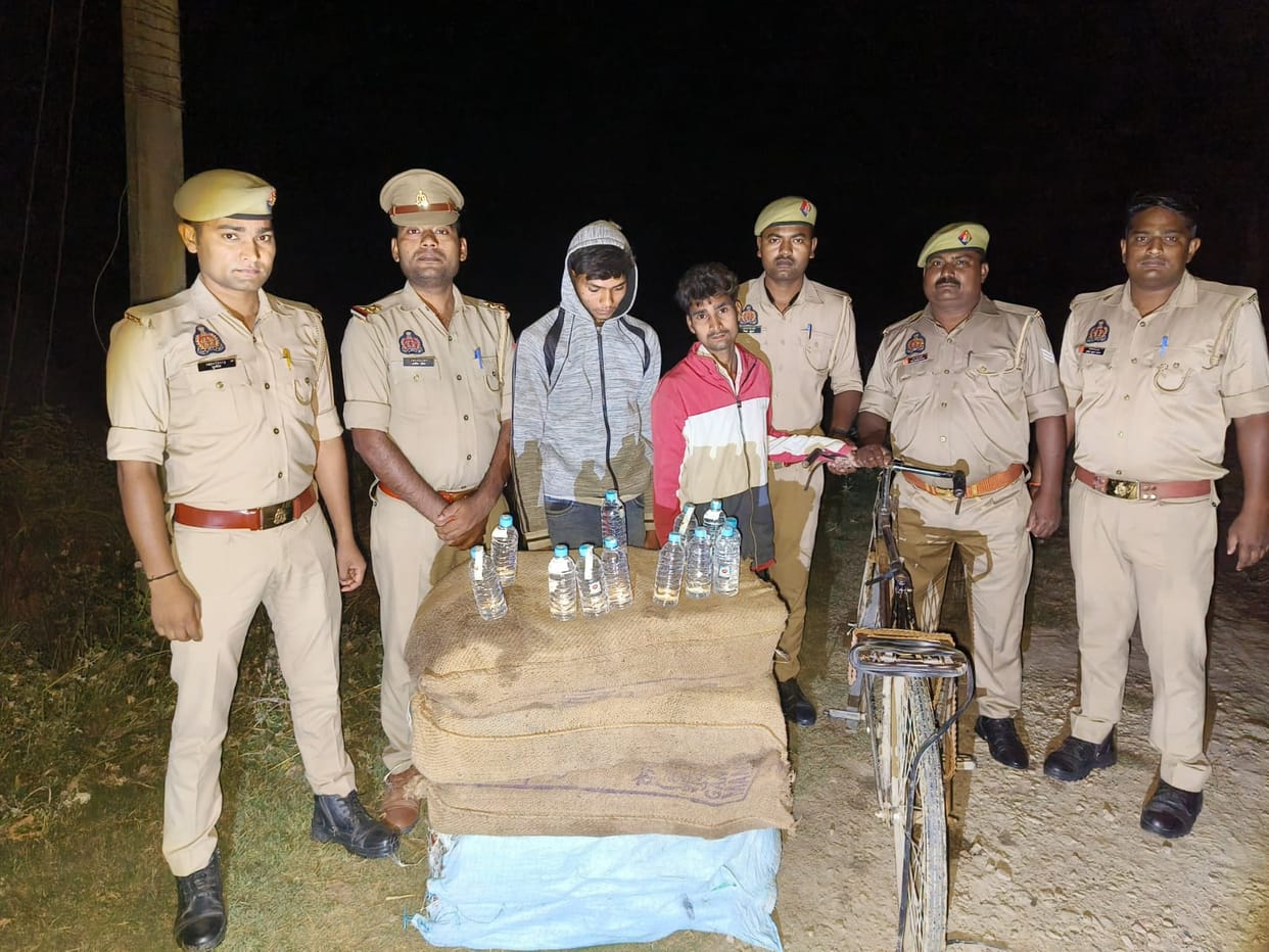 Laxmipur Khurd police arrested two youths with 450 bottles of Nepali liquor.