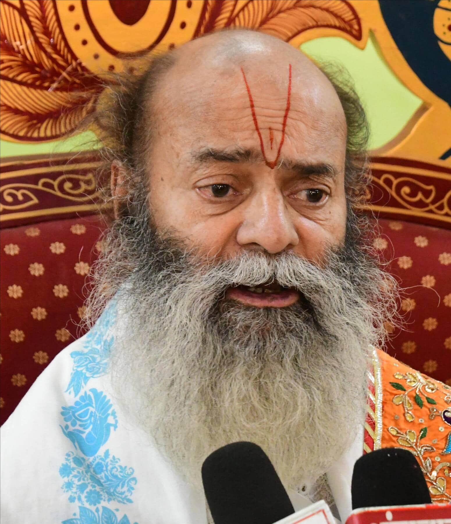 गोपाल मंदिर में श्रीमद्द्वल्लभाचार्य के चतुर्दिवसीय प्राकट्य महोत्सव की जानकारी देते श्याममनोहर