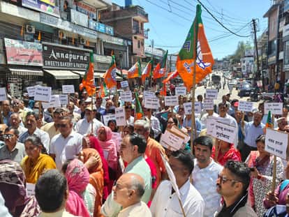 BJP takes out rally in Ghumarwin against the policies of Congress government