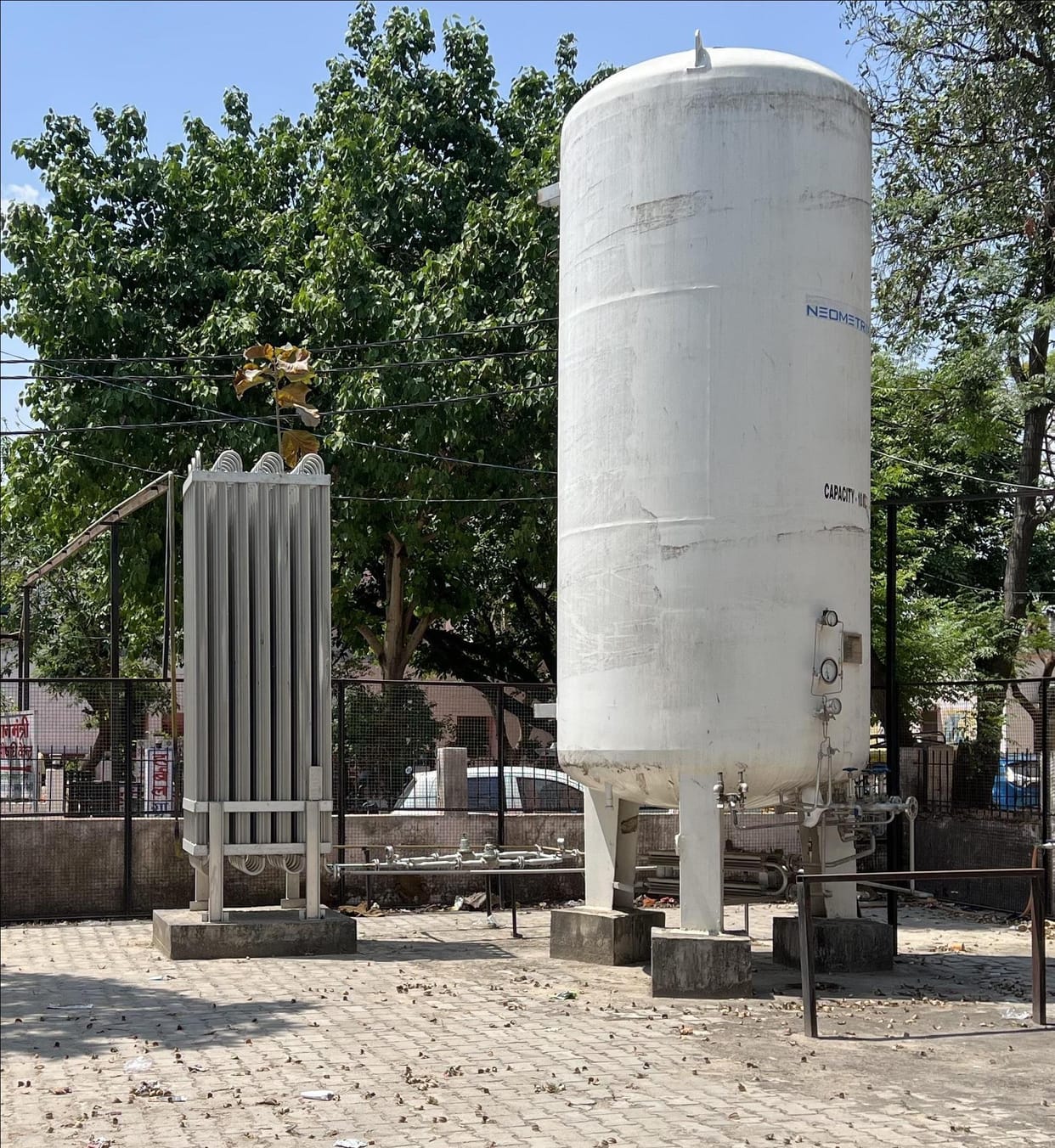 District hospital wards lack oxygen pressure, with over 115 patients needing oxygen daily.