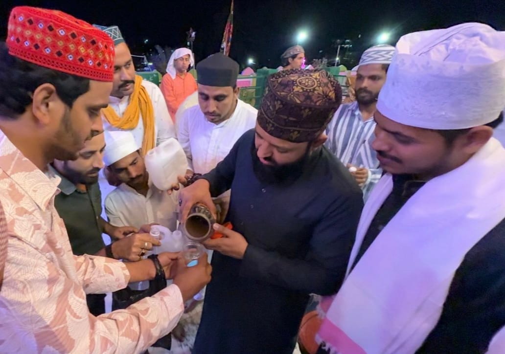 The ritual of performing the blessed bath with devotion