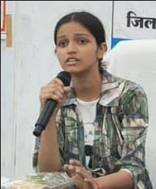 Manvi Mishra became DM, listened to the problems of the complainants