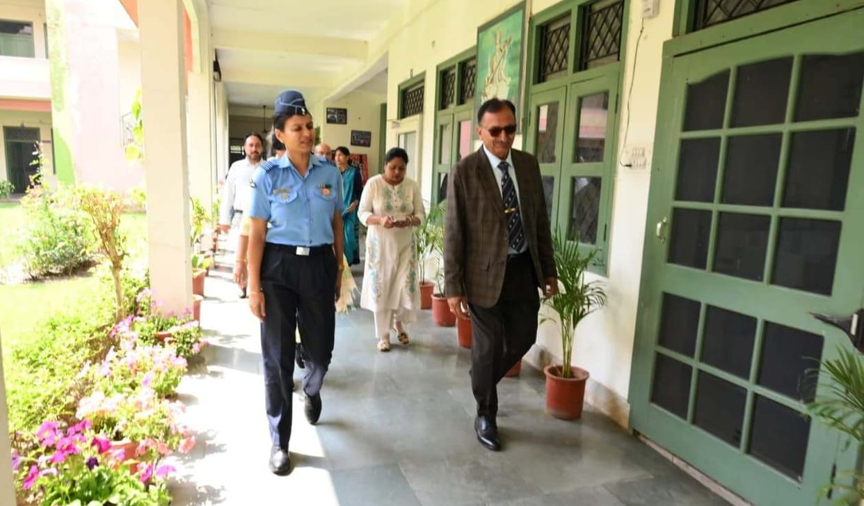 Wing Commander inspects facilities at Sainik School