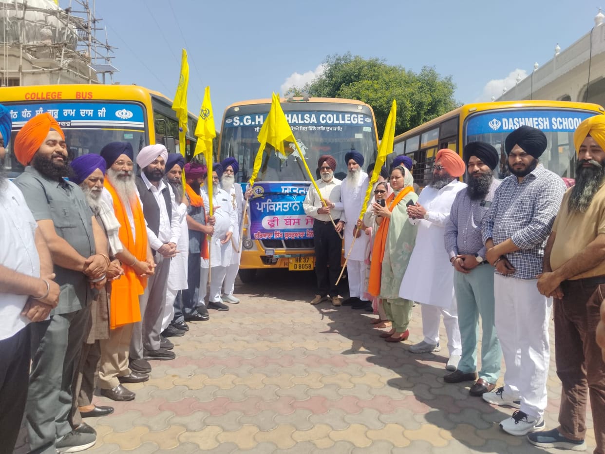 A group of devotees left for Pakistan from the holy city.