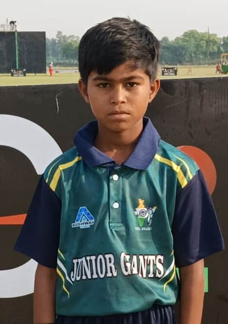 क्रिकेटर अंतरिक्ष निषाद।