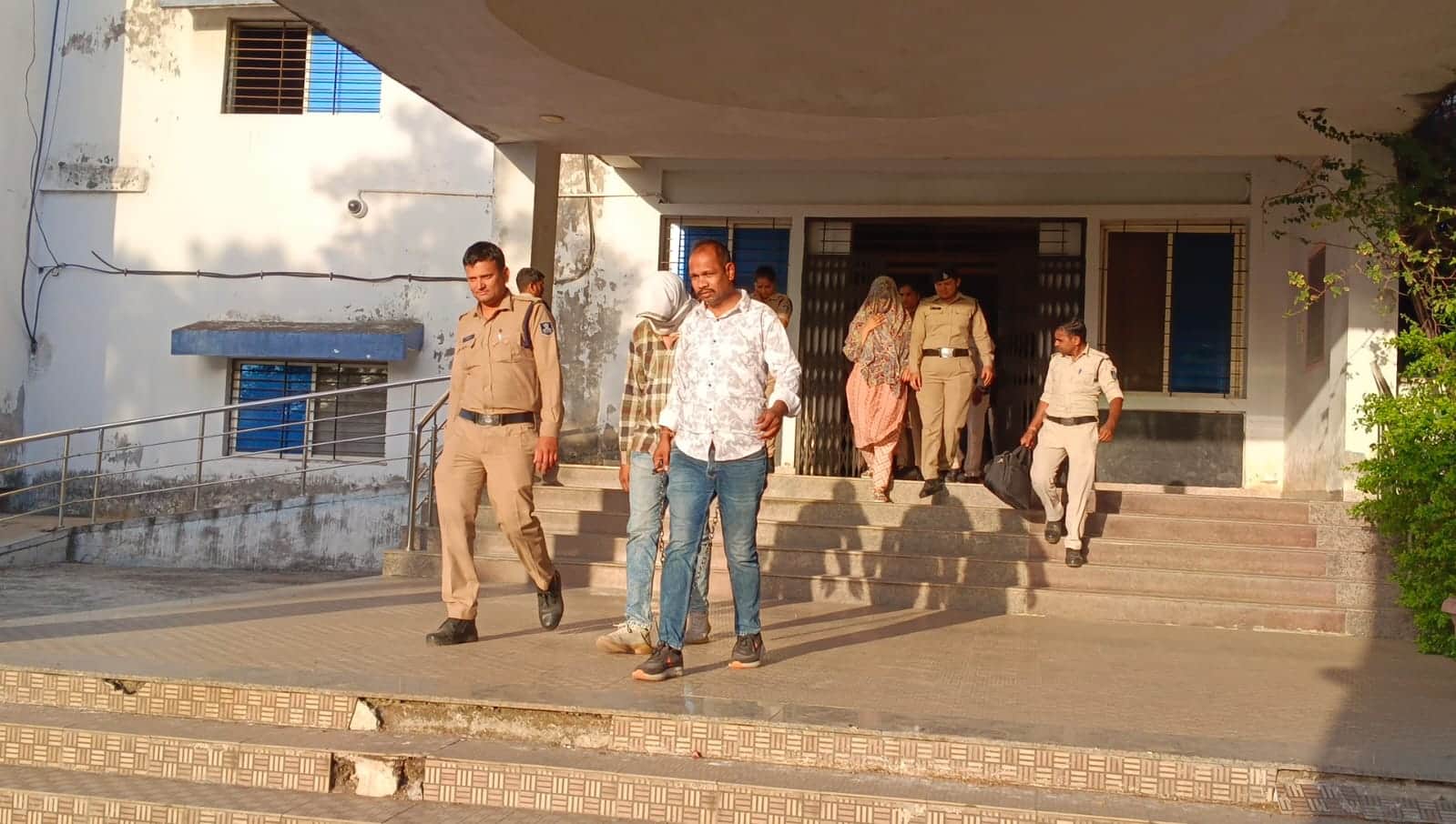 Full Truth Behind Chili Trader's Murder Videos of Wife Priyanka Arguing with Husband Contract Killer Surendra