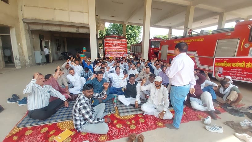 Firefighters' strike extended for two more days