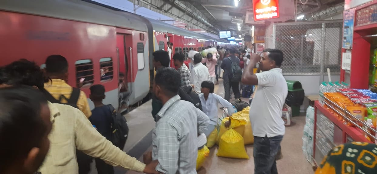 Intercity 10 and Gorakhpur-Gonda Passenger will remain cancelled for nine days.