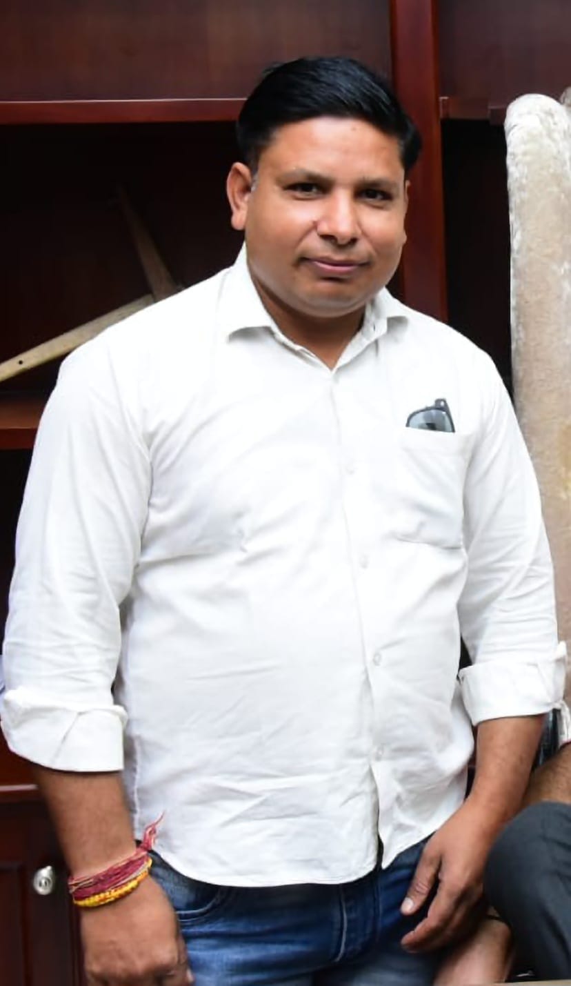 Manoj Chiroudi became the vice president of BJP Daurala Mandal.
