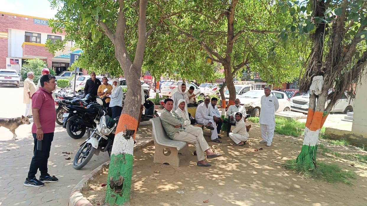 Farmers from three villages accuse a businessman of fleeing with crores of rupees, meet MLA, DSP