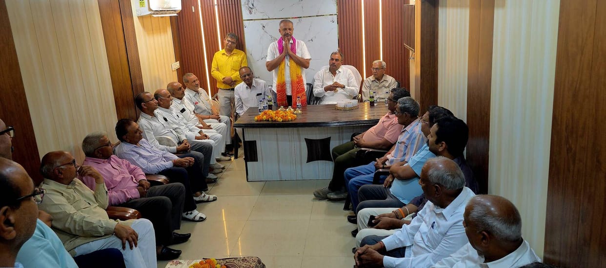 MLAs from Dadri and Badhra interacted with traders regarding the Dadri Vikas Rally