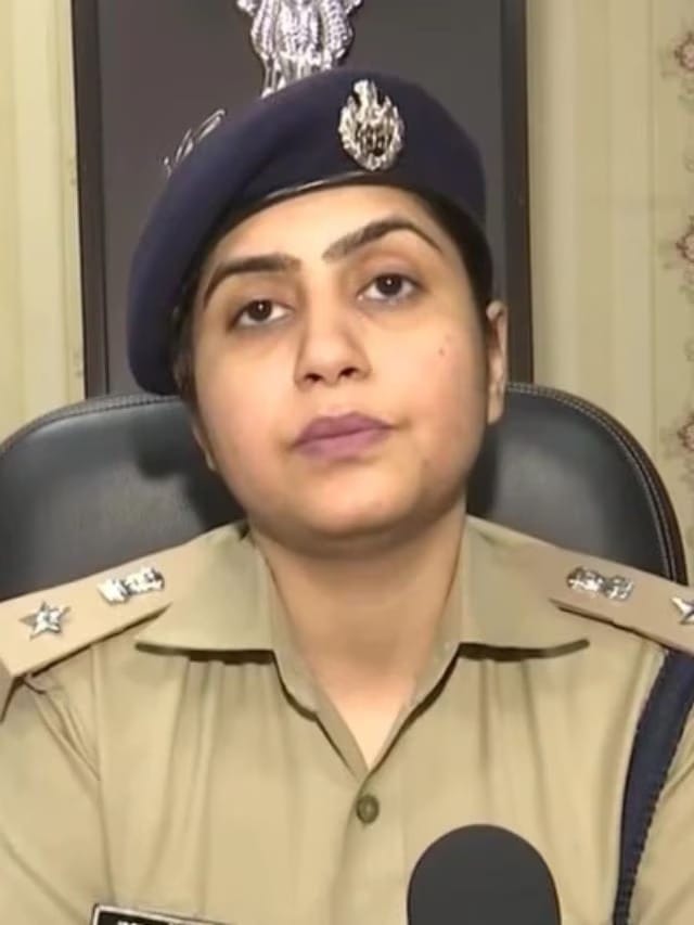Prachi Singh became SP, Abhijeet R Shankar sent to Deoria