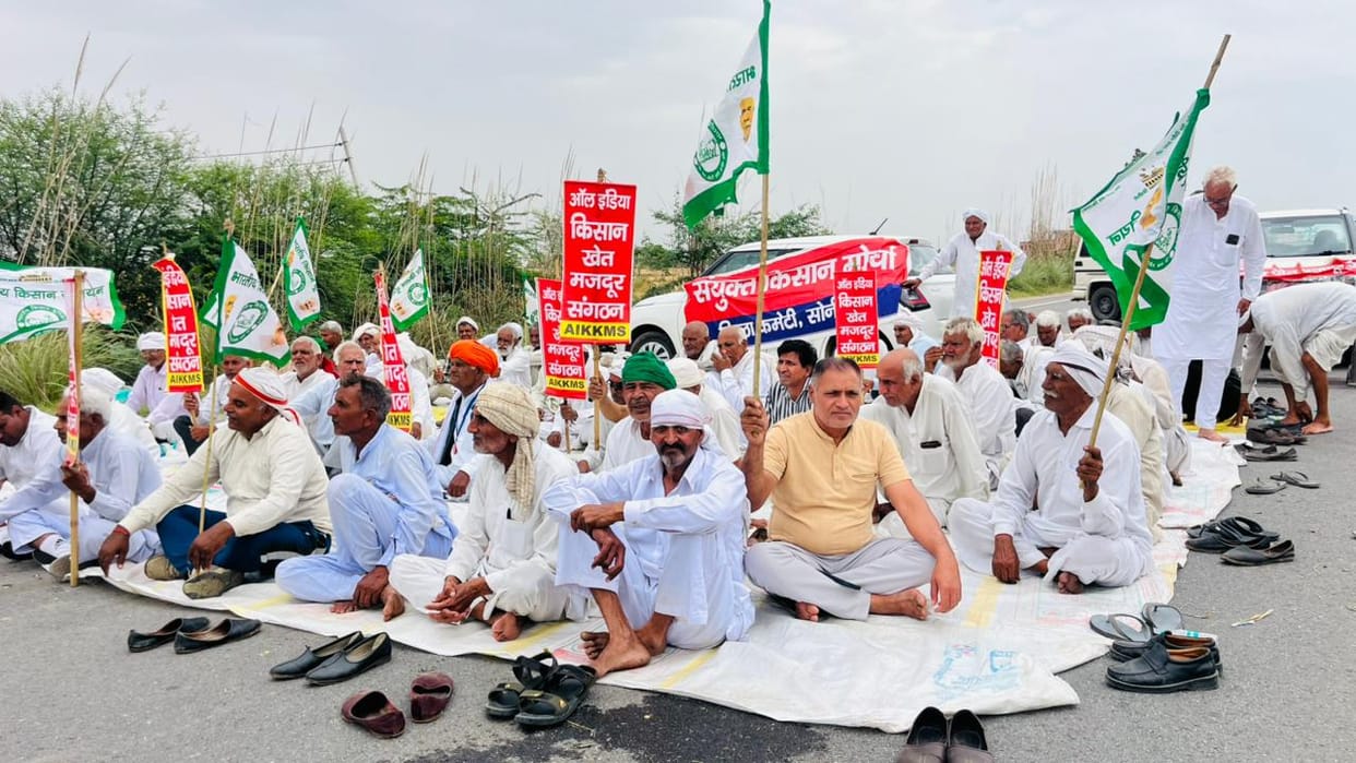 Farmers blocked one lane of the Sonipat-Gohana highway for four hours to protest the new wheat procurement rules.