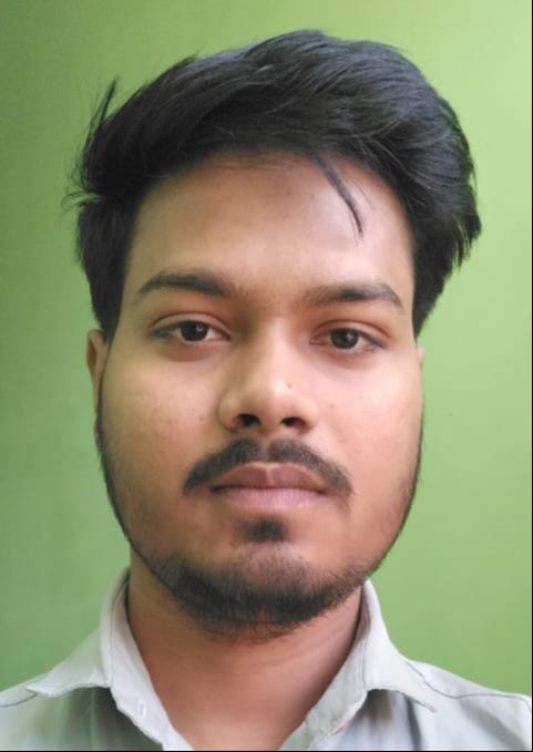 While shouldering the responsibility of the family, Advait got selected in CGL