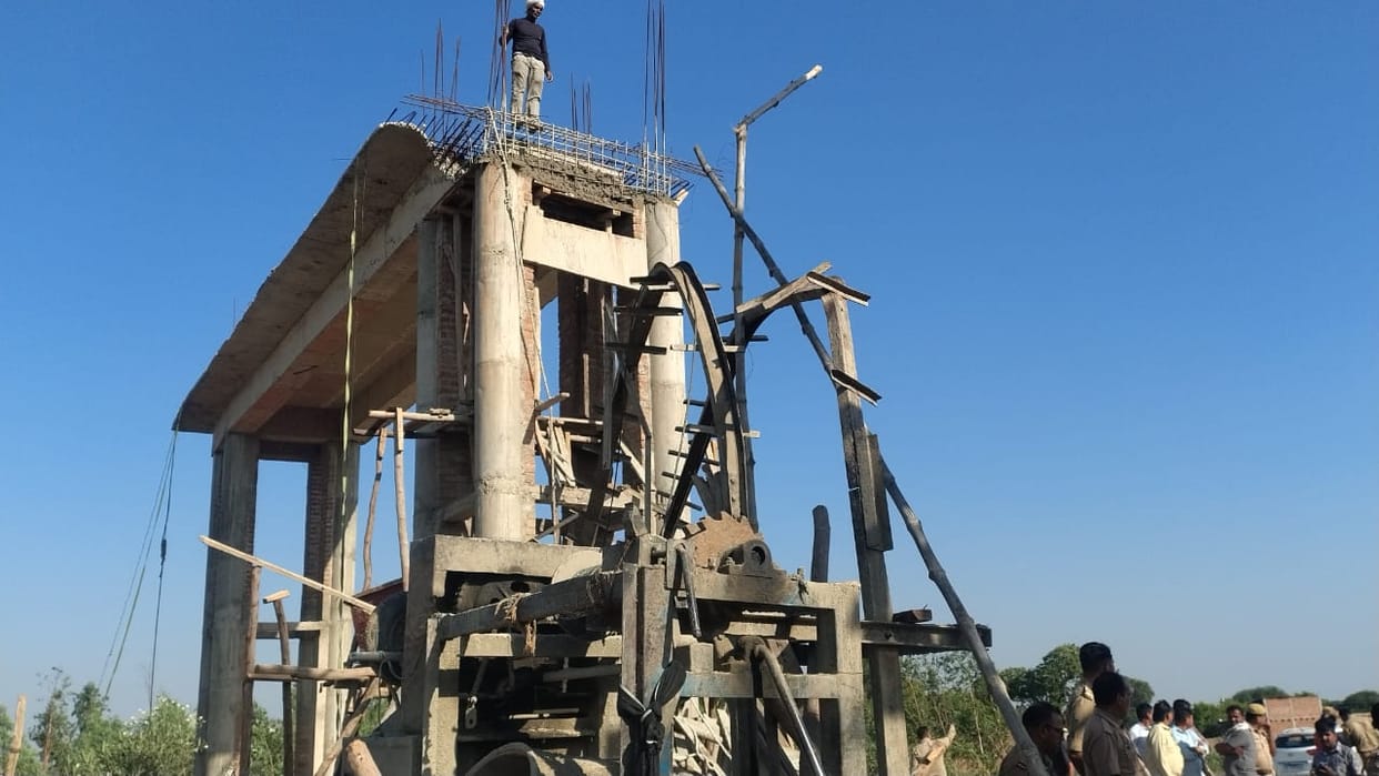 Under-construction Bundelkhand entrance gate collapses, seven workers injured, contractor detained