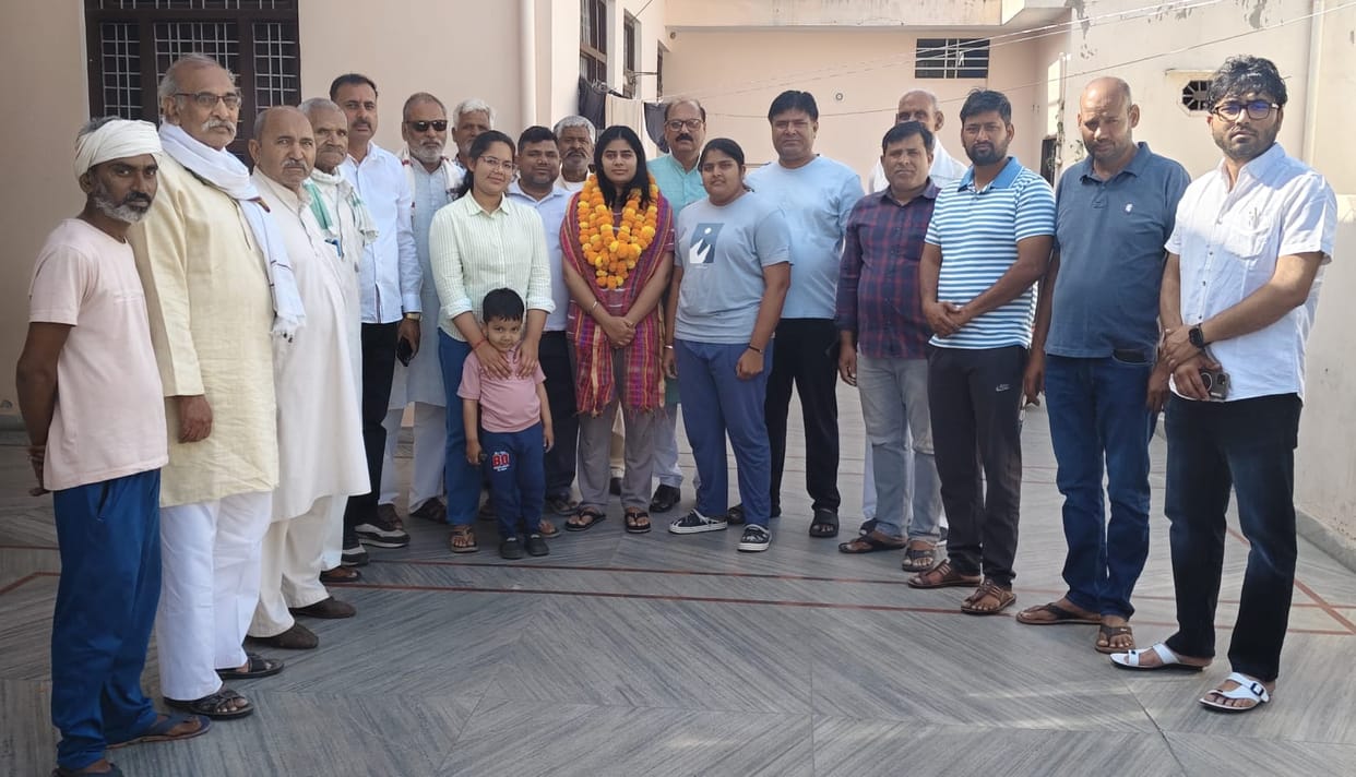 Seenu, Selected for the Income Tax Department, Honored