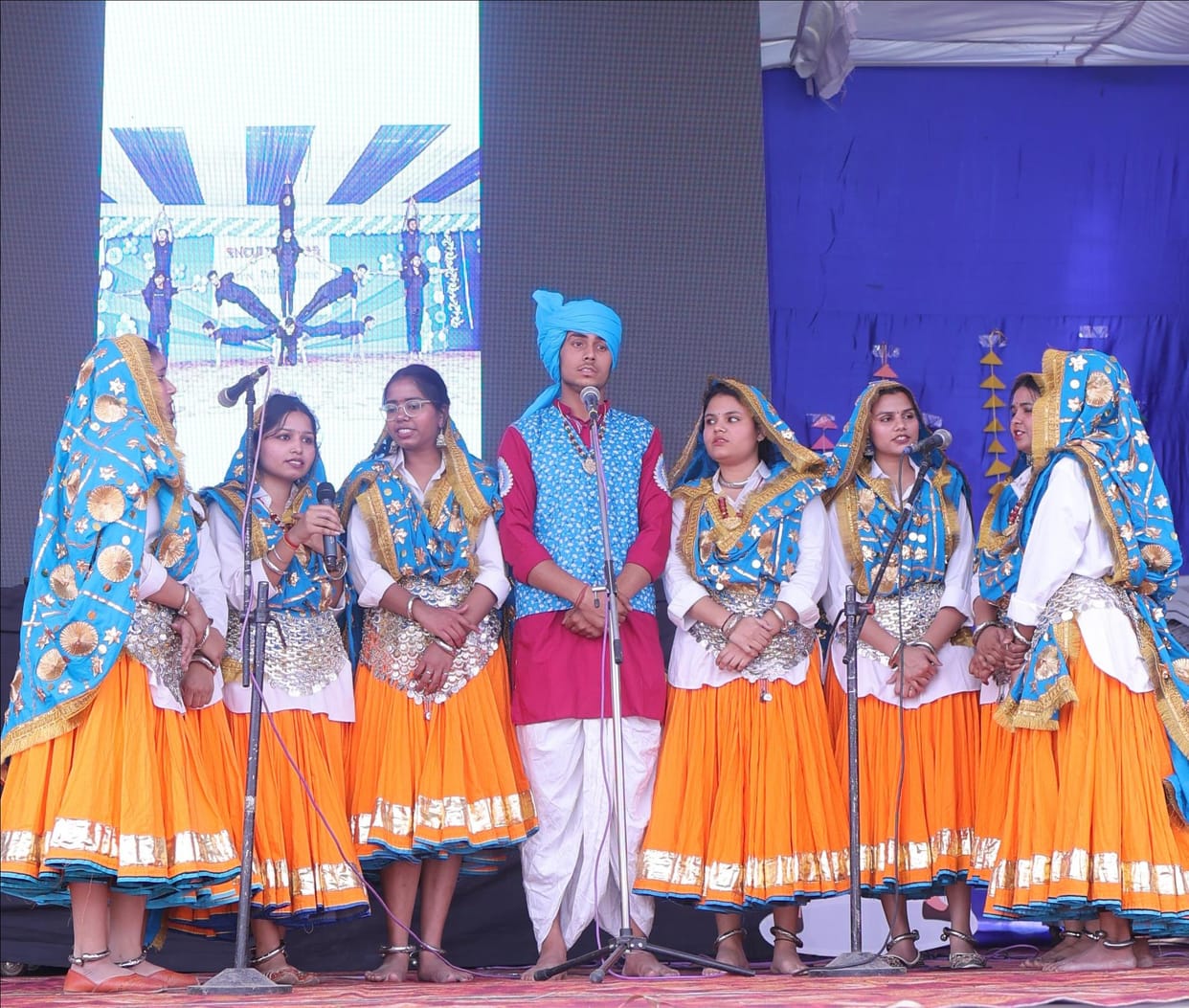 Guests gave success mantras to students at the annual prize distribution ceremony.