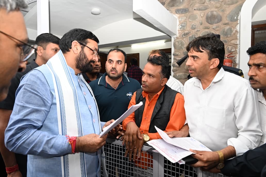 A delegation met the Chief Minister with the demands of OBC employees.