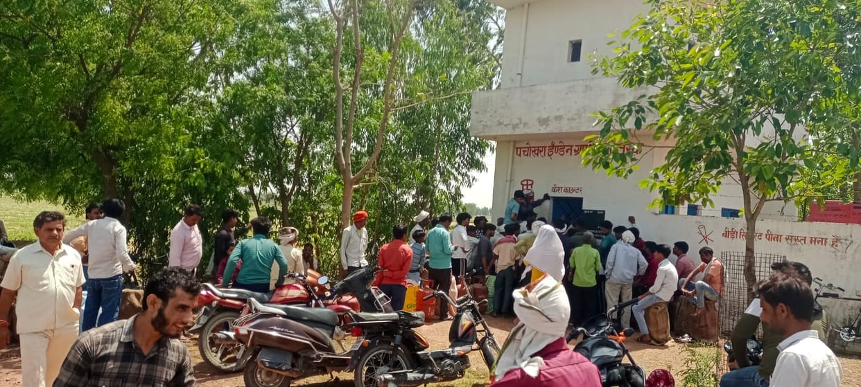Queue at Pachokhra Gas Agency