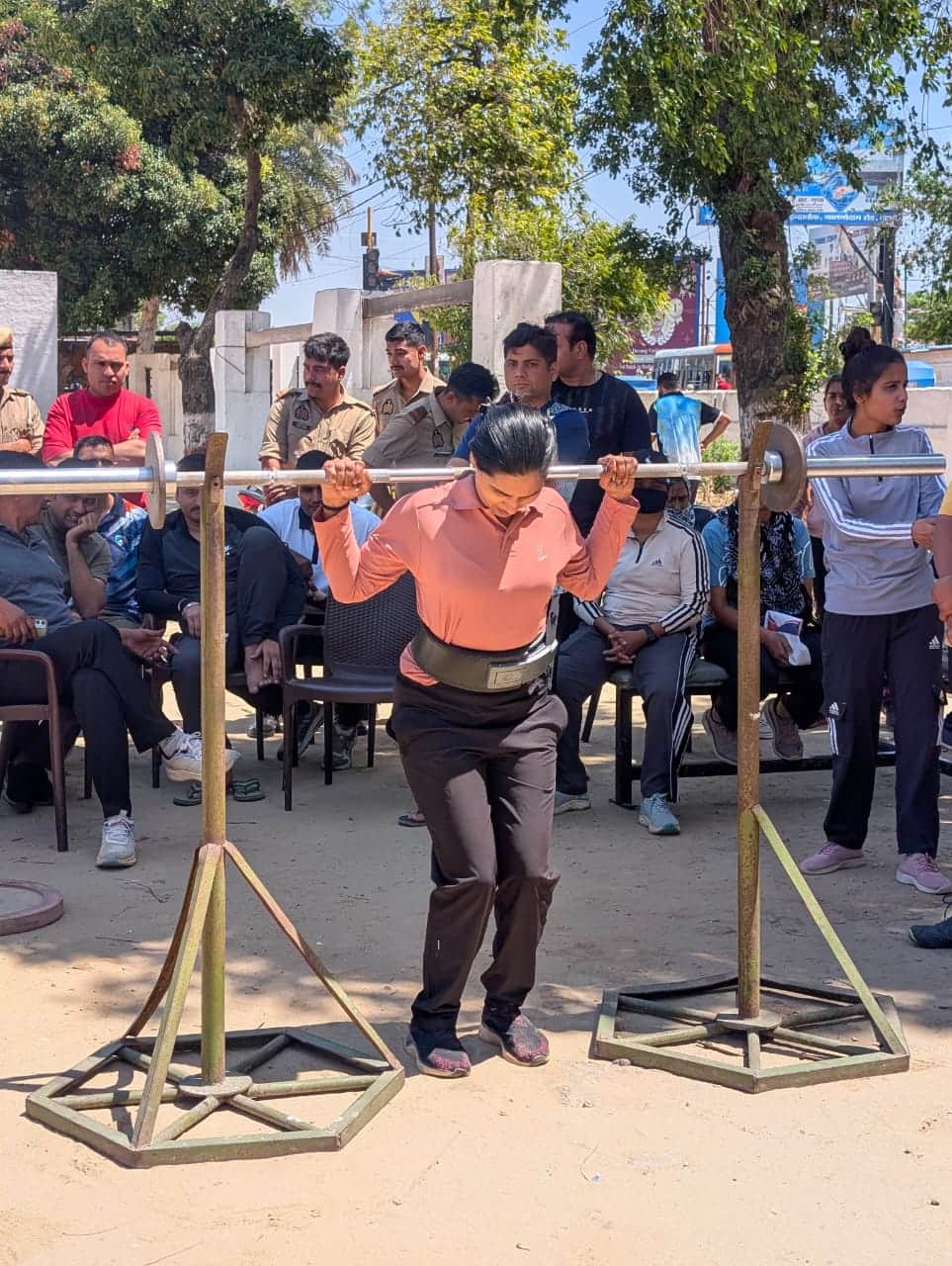 पुलिस खेल प्रतियोगिता में भाग लेती खिलाड़ी। स्रोत- पुलिस