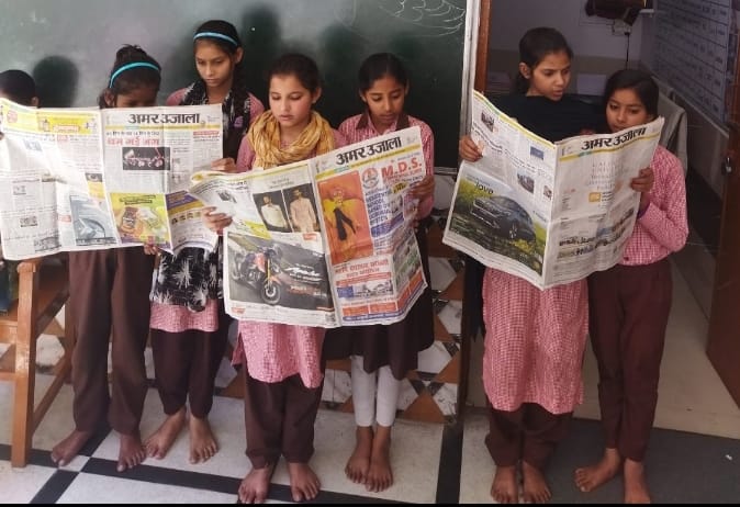 By reading newspapers, children learned about the situation in the country and abroad.