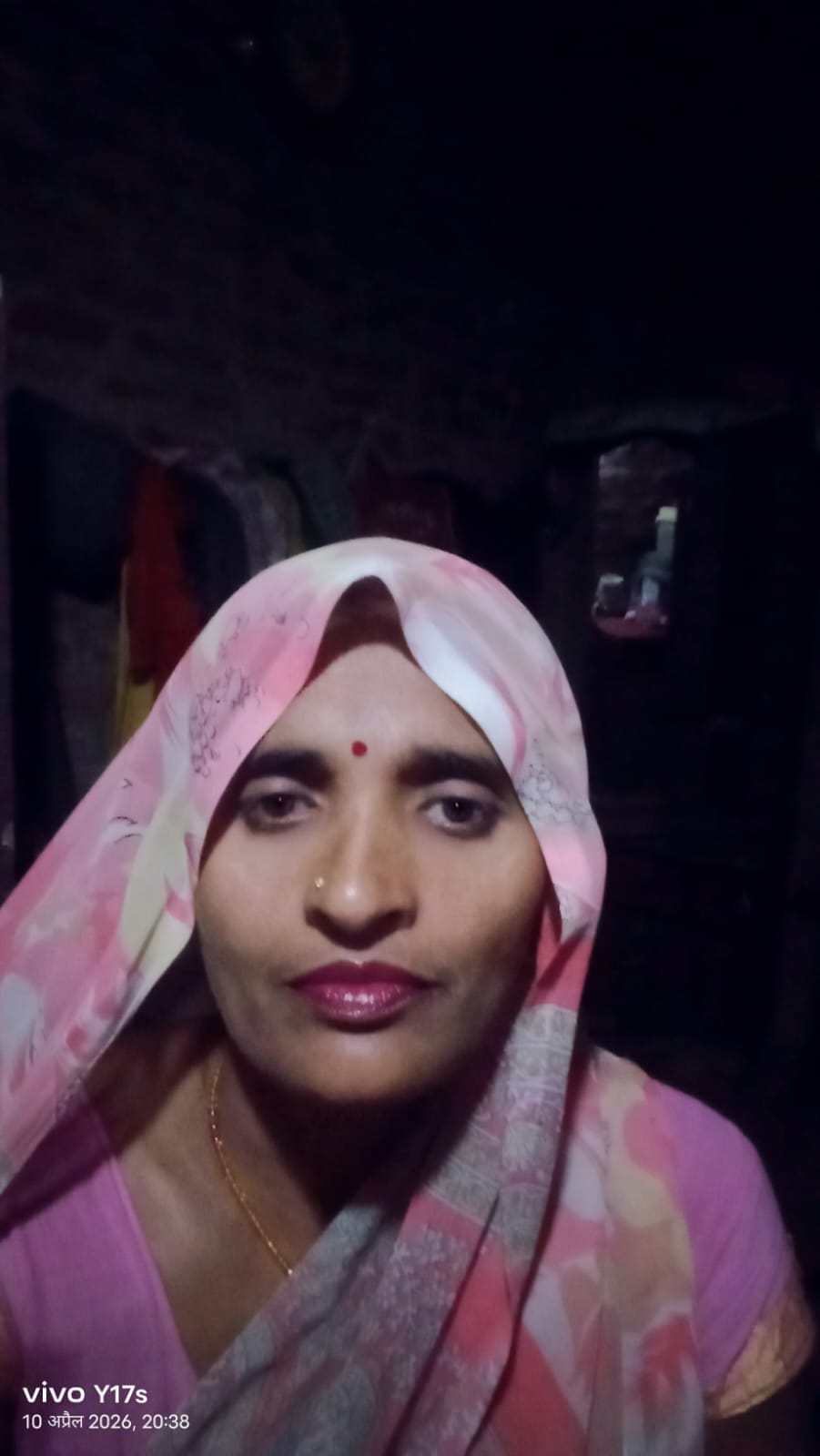 Suman Devi became financially strong through the garland business.