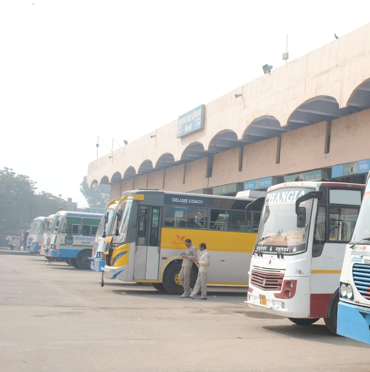 RTA issues notice to private bus operators, making it mandatory to provide roadways-like facilities