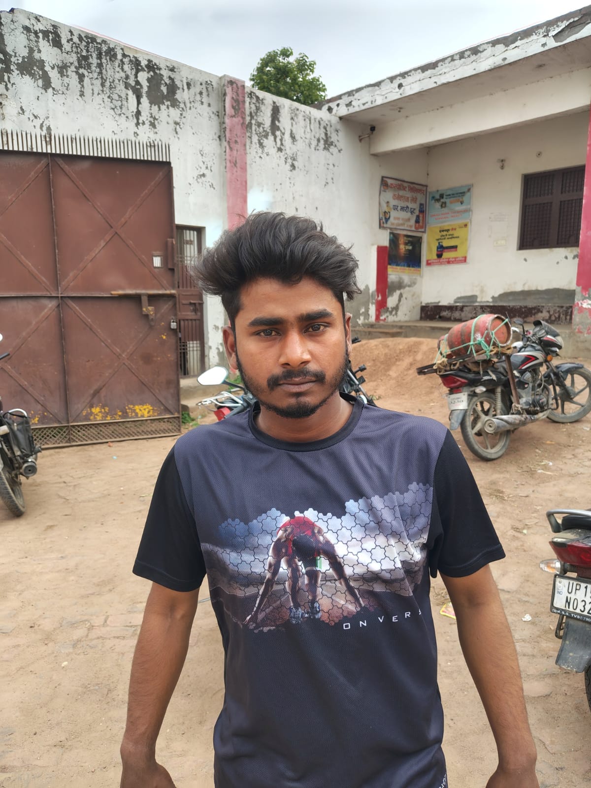 Allegations of illegal recovery in the name of gas connection, youth created ruckus