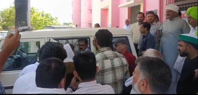 Bhakiyu's protest at CMO office
