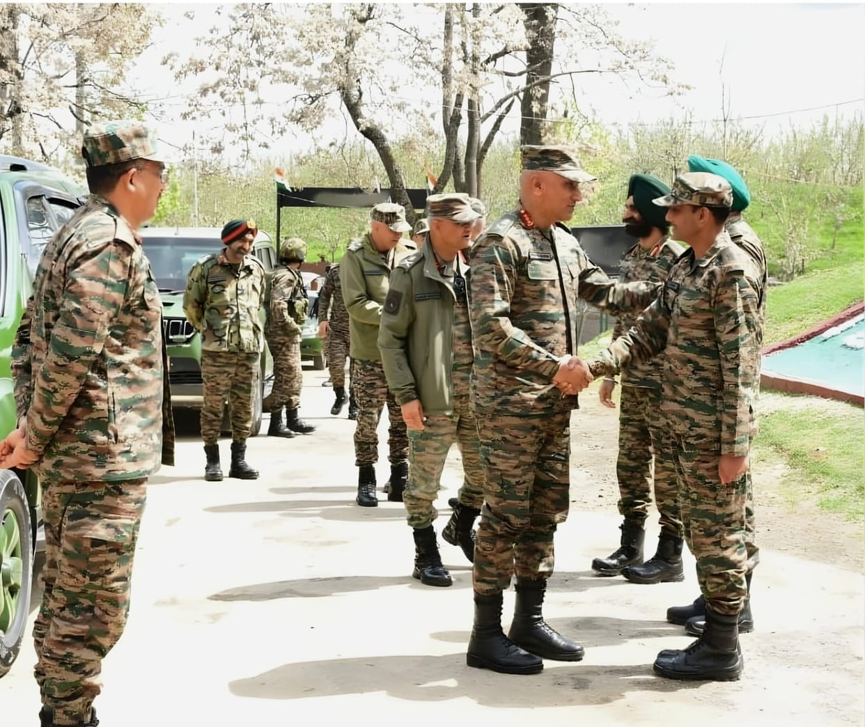 Srinagar, Army Commander, Leuitenent General, Parteek sharma, Visit Kashmir