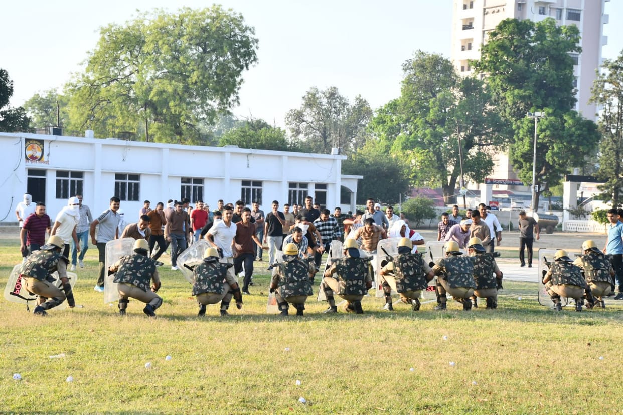 The police demonstrated their capability to handle emergency situations.