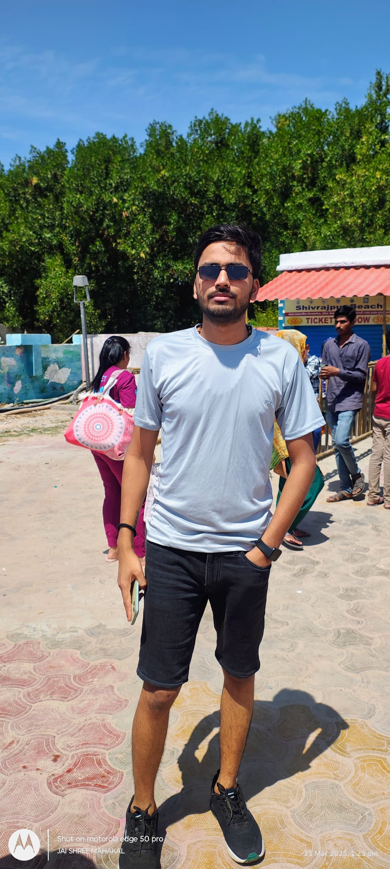 Gas cylinder shortages at weddings are creating difficulties in hosting guests.