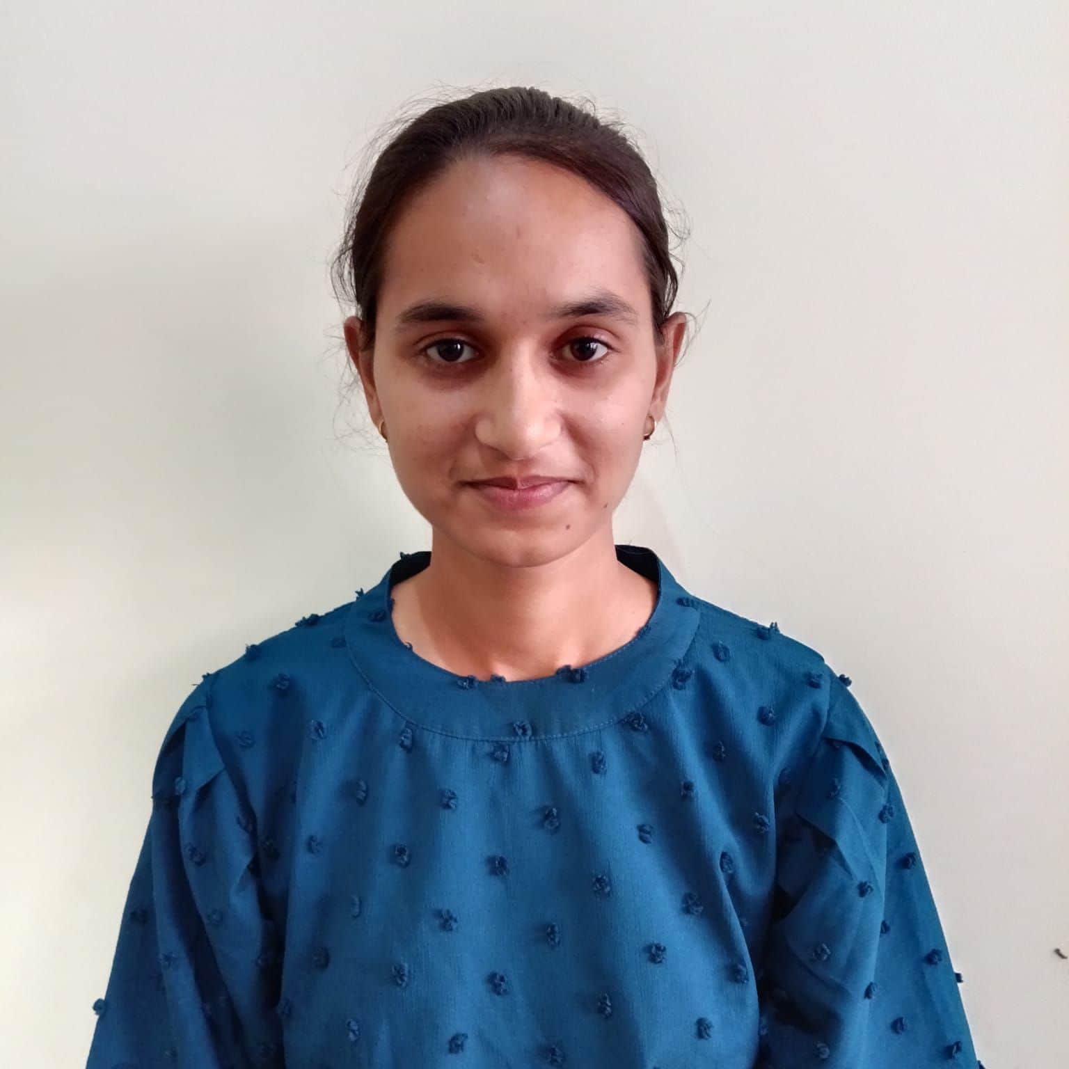 11जेएनडी12: छात्रा रूबल। स्रोत संस्थान।