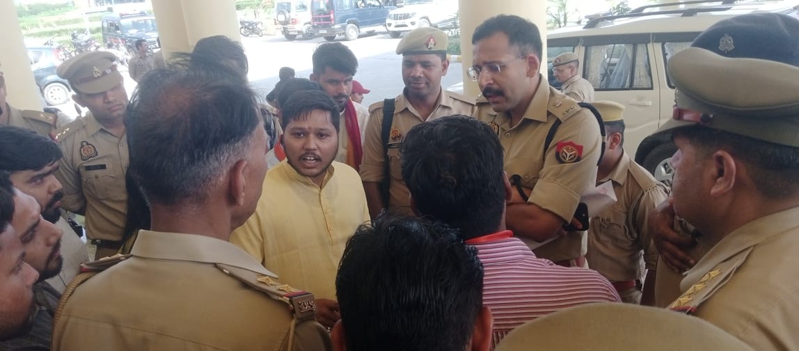 RMPU: ABVP creates ruckus, vandalism after students fail