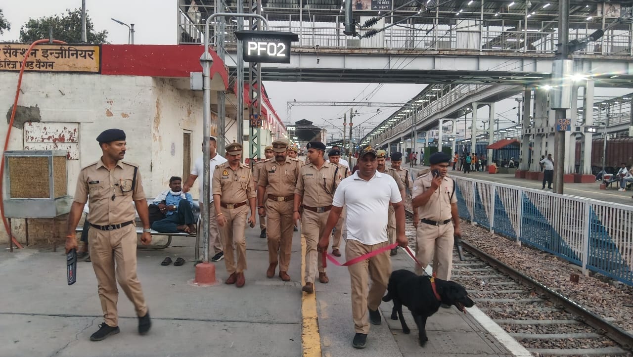 Checking campaign conducted at Aligarh Junction