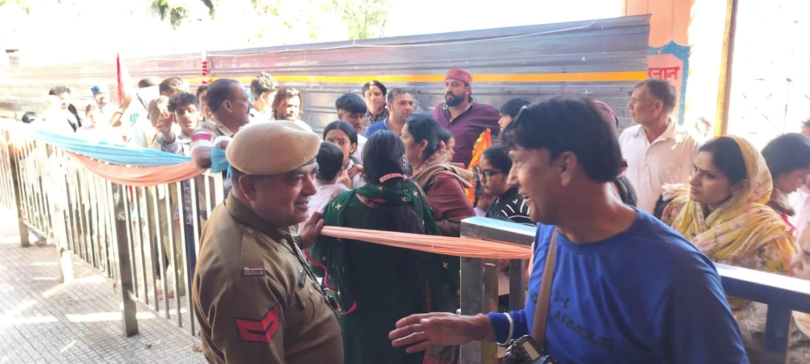 बाबा बालक नाथ मंदिर दियोटसिद्ध में उमड़ी श्रद्धालुओं की भीड़। संवाद