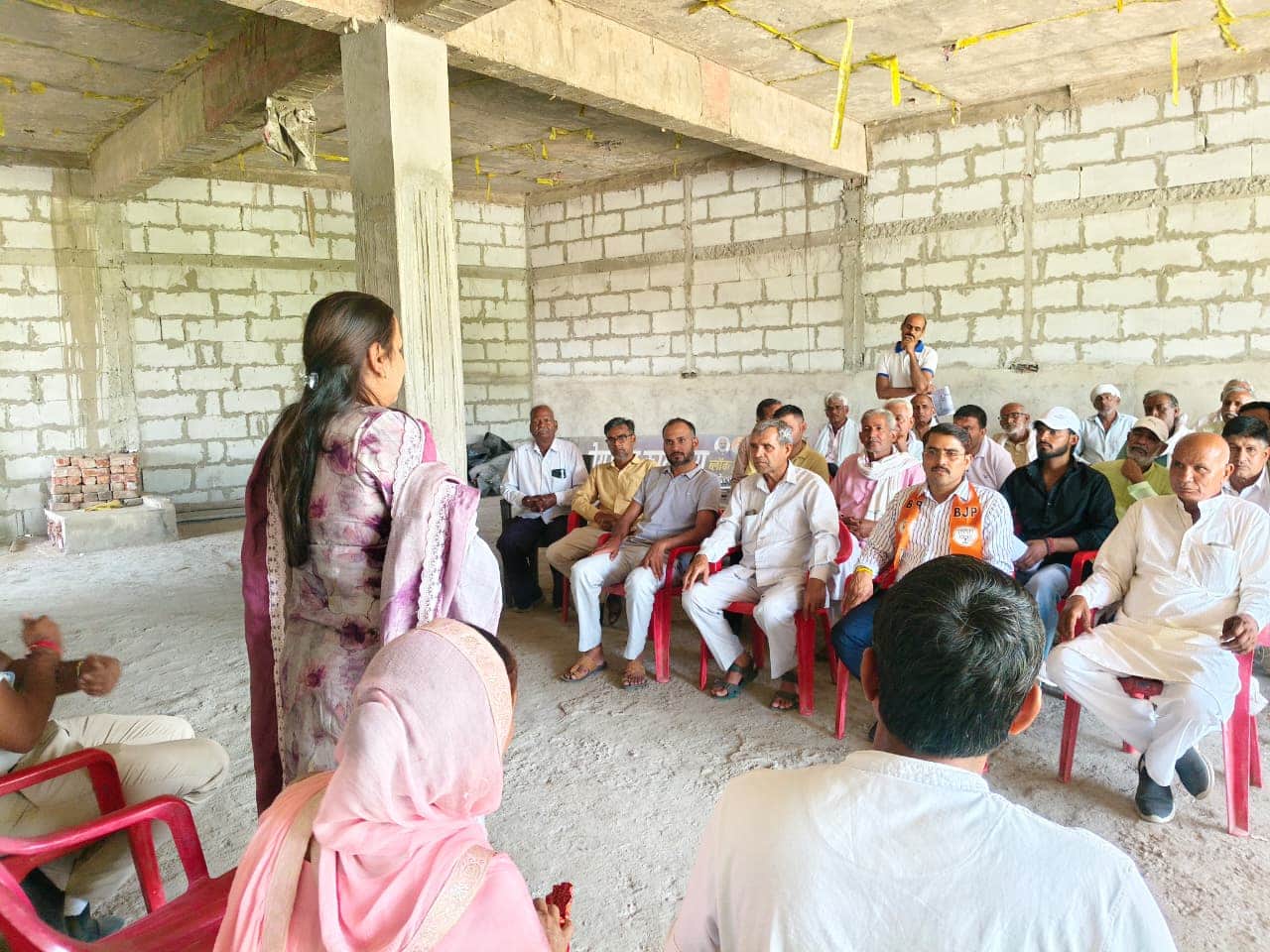 भाजपा कोसली मंडल की बैठक को संबोधित करतीं वंदना पोपली। स्रोत : प्रवक्ता