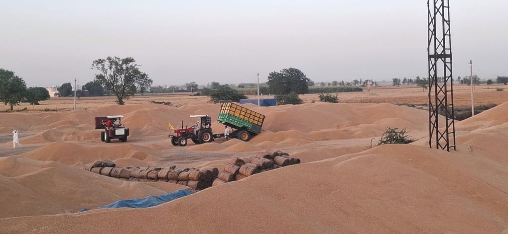 Farmers angry over non-start of procurement, warn of road blockade